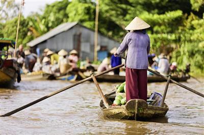 Drijvende markt op de Mekong-delta, Vietnam