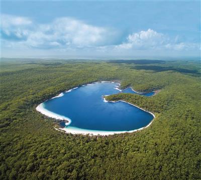 Lake McKenzie, Fraser Island, Australië (Bron: Tourism and Events Queensland)