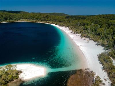 Lake McKenzie, Fraser Island, Australië (Bron: Tourism and Events Queensland)