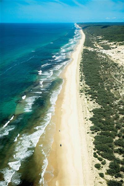 Seventy-Five Mile Beach, Fraser Island, Australië (Bron: Tourism and Events Queensland)